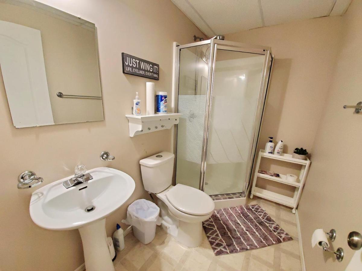 Saskatoon Lashyn Cove Homestay Luaran gambar