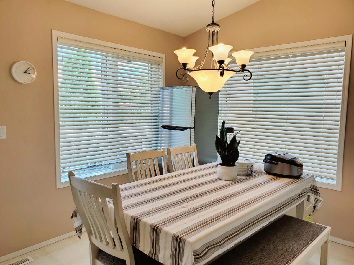 Saskatoon Lashyn Cove Homestay Luaran gambar