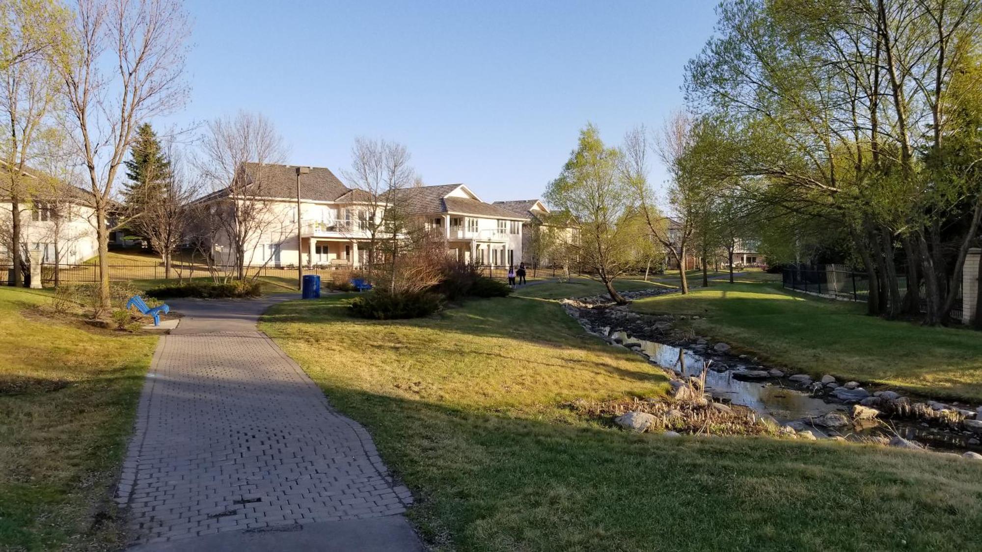 Saskatoon Lashyn Cove Homestay Luaran gambar