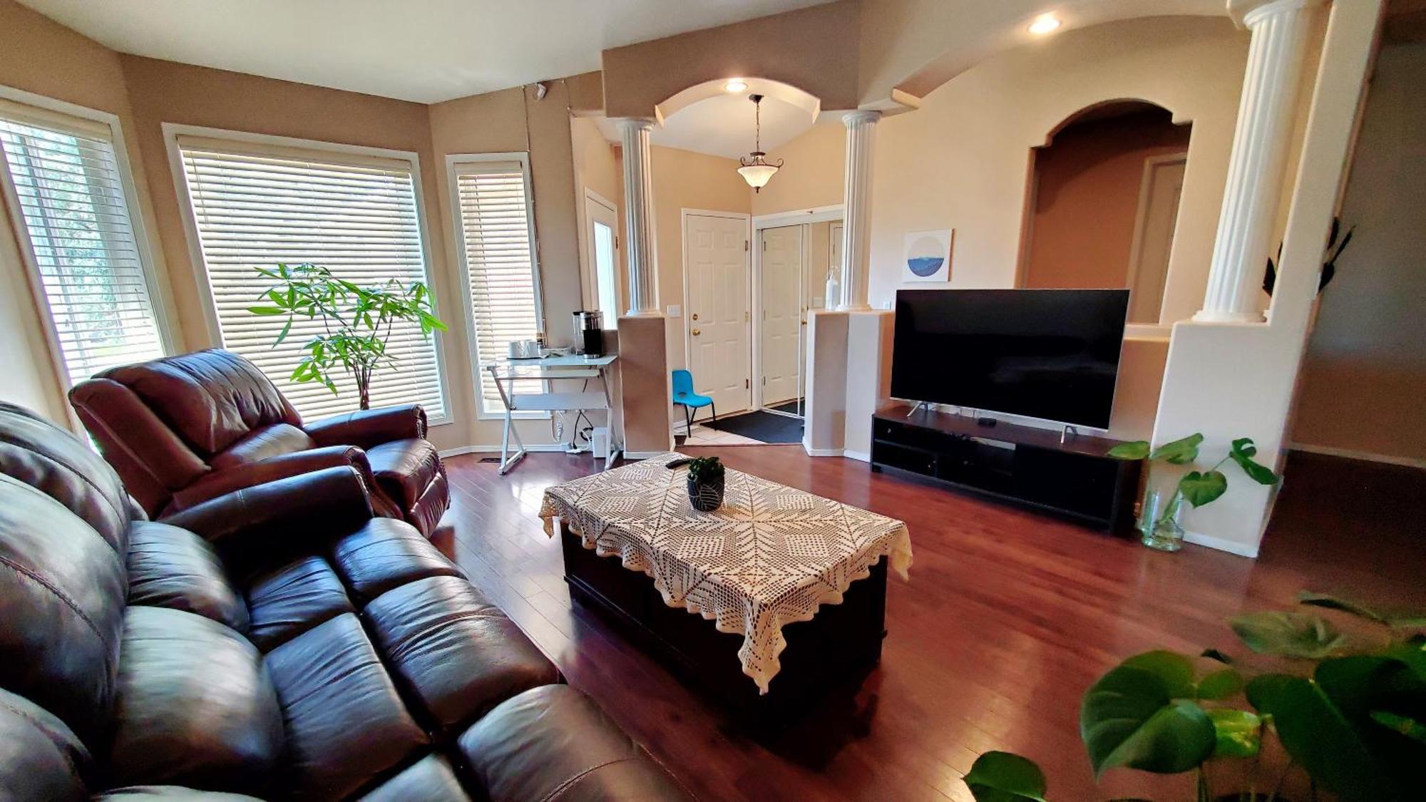 Saskatoon Lashyn Cove Homestay Luaran gambar